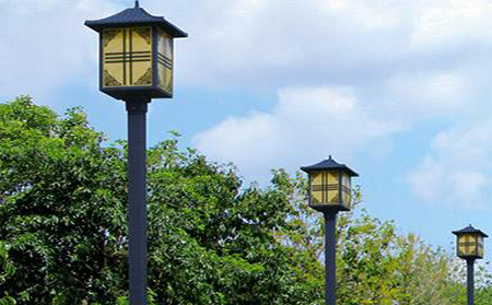 太阳能双河庭院灯怎么选亮度与续航更耐用
